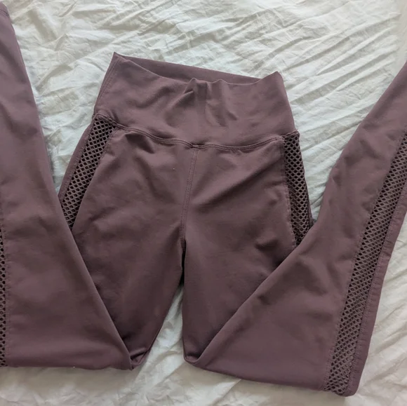 Bombshell Sportswear Mauve Mohawk  Leggings, Size Medium Euc - Picture 3 of 9